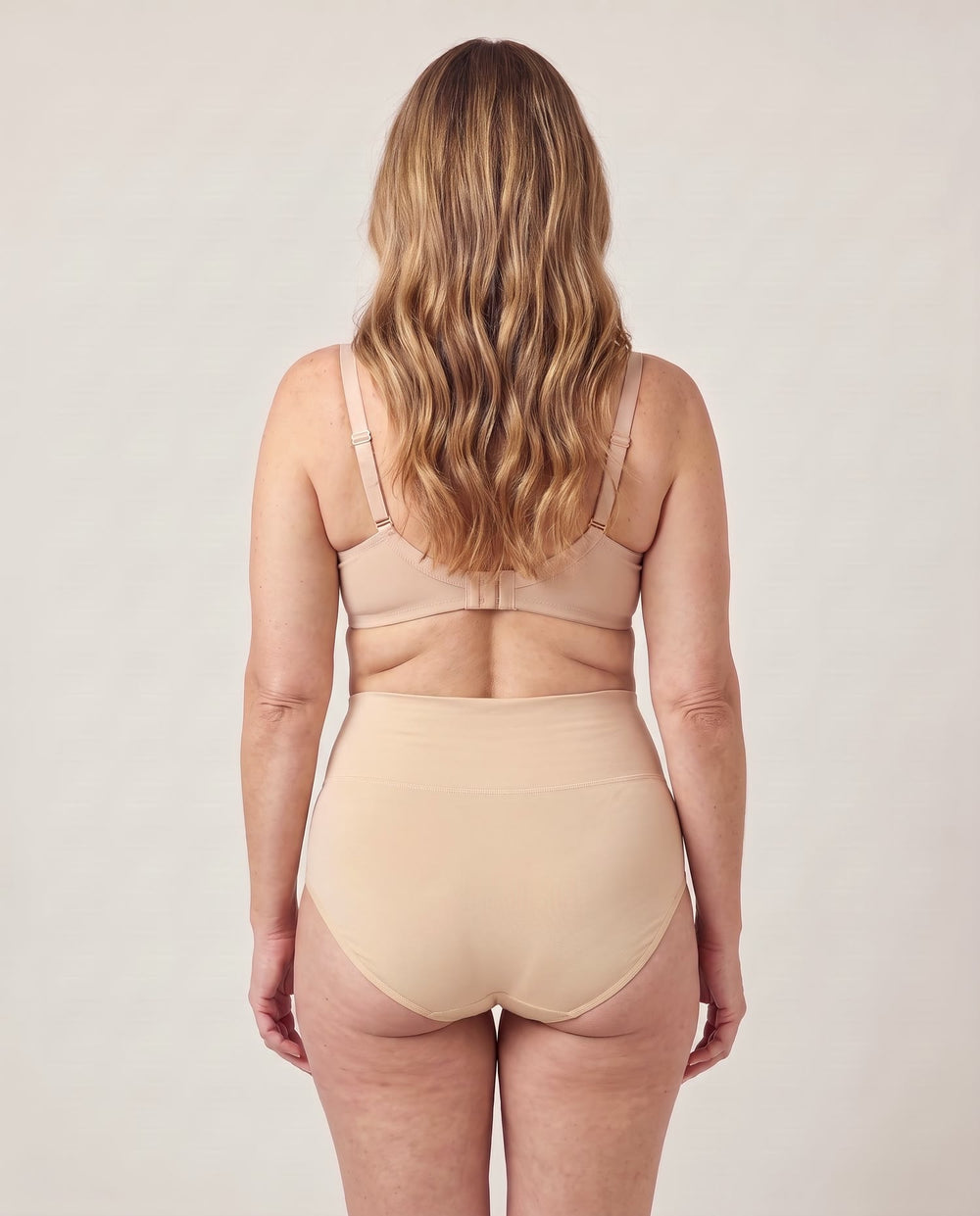 De HighFitSlips huidskleur van achteren