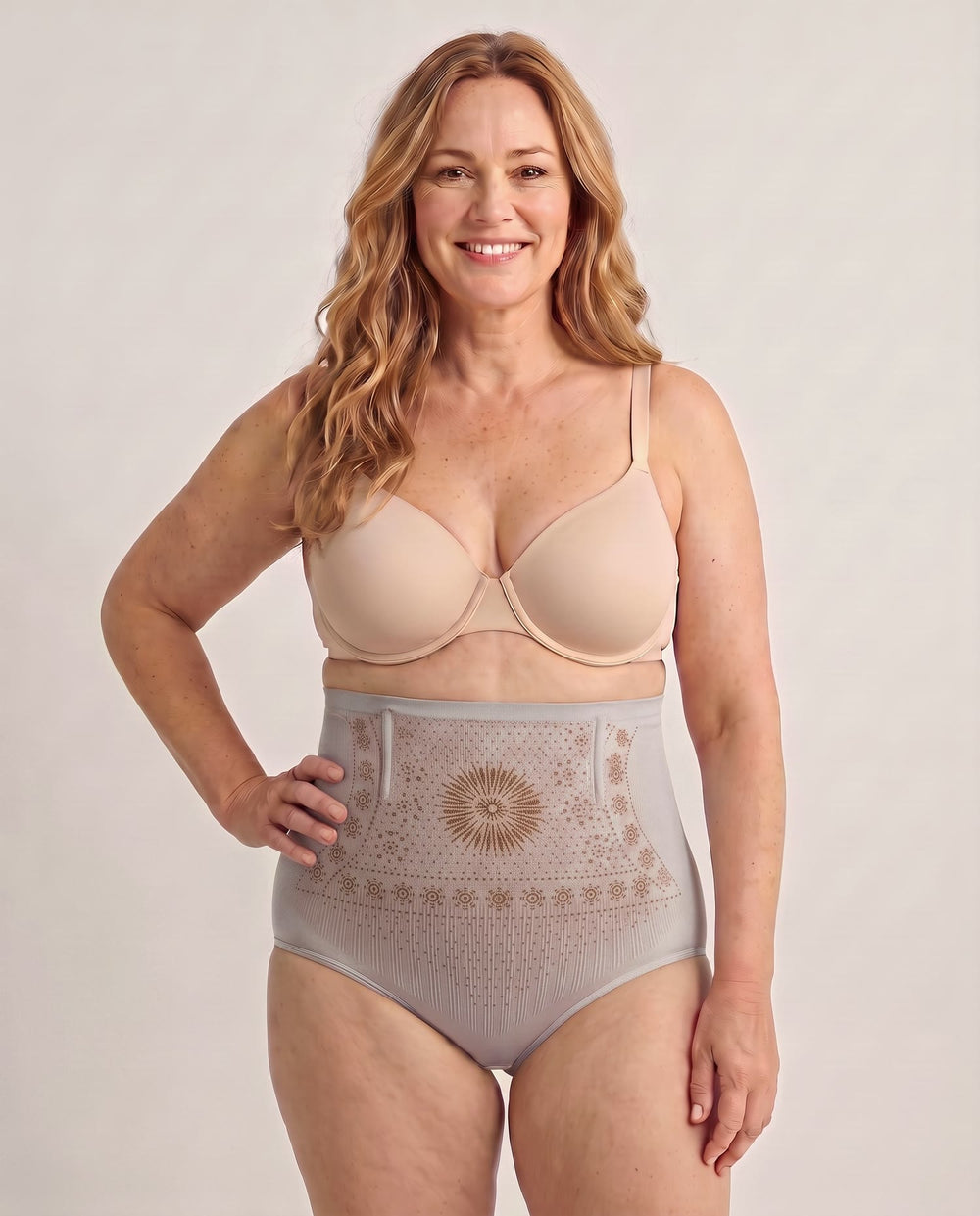 Vrouw in de HighFitPro grijs, vooraanzicht